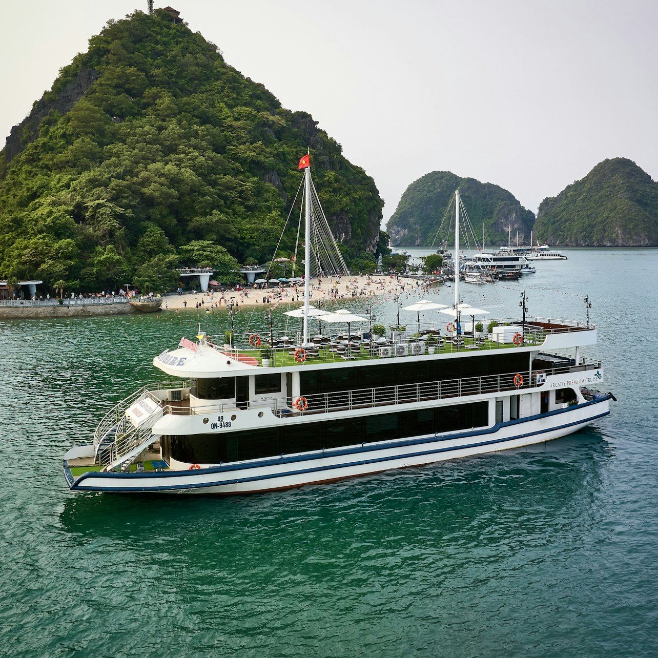 Bahía de Ha Long: crucero de día completo por Arcady + almuerzo
