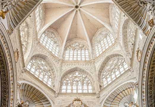 Silk Exchange, Church of San Nicolás & Cathedral: Guided Walking Tour