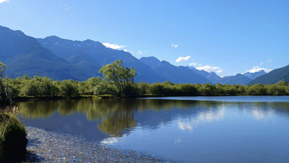 紐西蘭皇后鎮-米爾福德峽灣-蒂阿瑙【中文專車-愜意舒適】