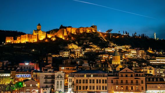 Заказ после консультации / Кафедральный собор Святой троицы в Тбилиси, крепость Нарикала, кукольная часовая башня / аэропорт / трансфер из точки в точку / услуги гида-водителя для туристов / индивидуальный транспорт