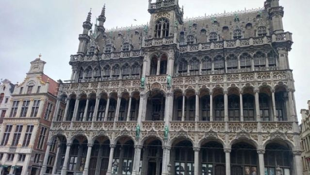 比利時布魯塞爾大廣場-比利時皇家美術館-中文包車私享行