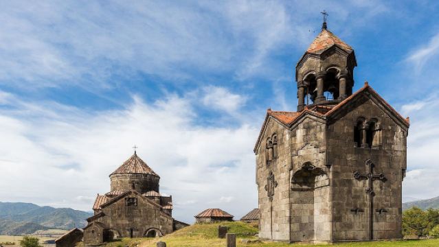 Tur Sewa Kendaraan Pribadi Sehari ke Dilijan + Danau Sevan + Biara Haghpat + Biara Sevan