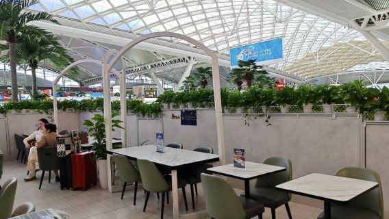 Say goodbye to crowds with the comfortable waiting and exclusive business lounge service at Shijiazhuangzhan - Nanjing high-speed rail travel convenience rest package