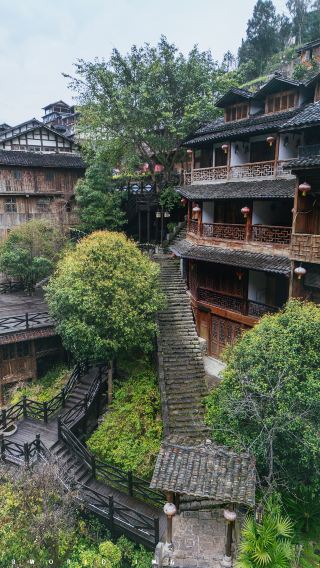 ทัวร์วันเดียววัฒนธรรมชาวม้ง 8 ท่าน | เมืองจิ่วหลี่ฉือโหยว + กิจกรรมเรือสำราญเมืองเก่ากงตาน