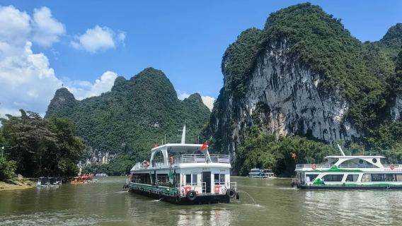 Yangshuo pelayaran Sungai Li + Bandar Lama Xingping + Jambatan Fuli + Gua Yinzi lawatan sehari [Satu kumpulan satu keluarga]
