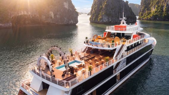 Du thuyền Tổng thống Sea Octopus: Di sản Tráng lệ, Ẩm thực Tinh tế & Hồ bơi Sang trọng