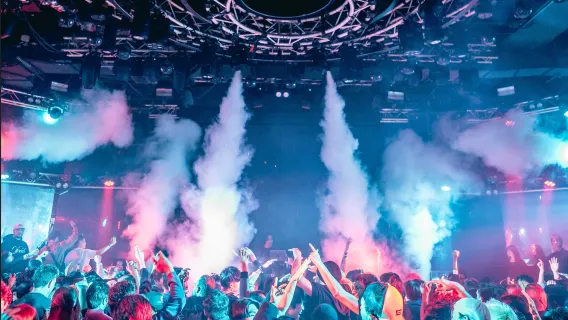 Tokio Shinjuku: WARP NIGHTCLUB Eintrittskarte & VIP (exklusiv für ausländische Touristen)