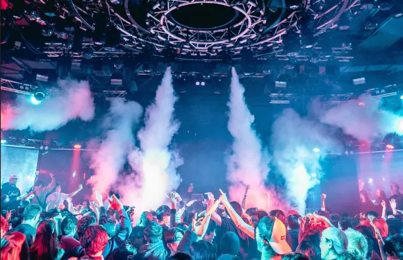 東京新宿：WARP NIGHTCLUB 入場券 & VIP（外國遊客專享）