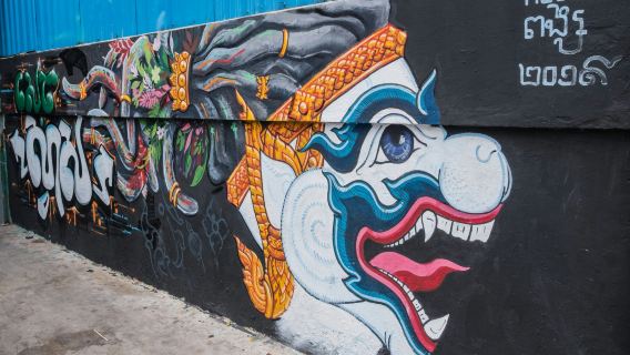 Phnom Penh: Food and Street Art Guided Tour