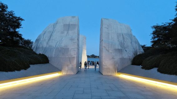 Washington, D.C. at Dusk: Guided Bus Tour