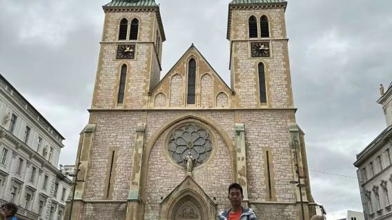 Bosnia and Herzegovina 1-day tour: Mostar Bridge - Sarajevo Eternal Flame - Latin Bridge - Yellow Castle - Church