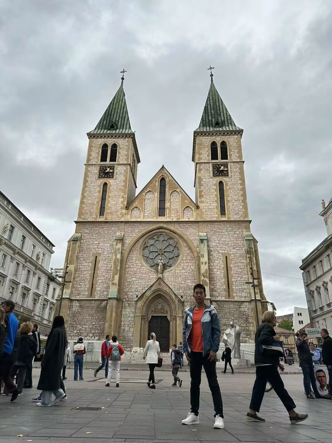 Bosnia and Herzegovina day tour: Mostar Bridge - Eternal Flame in Sarajevo - Latin Bridge - Yellow Fortress - Church