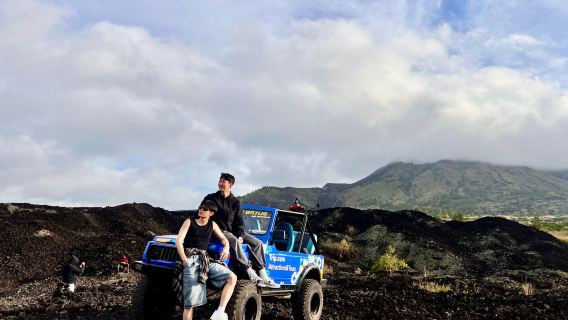 Excursion à la journée en jeep au lever du soleil sur le mont Batur avec photographe et café Kintamani