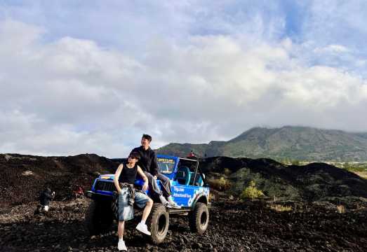 Mount Batur Jeep Sunrise with Photographer and Kintamani Cafe One Day Tour