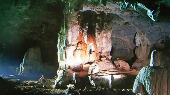 Pengembaraan Gua di Sarawak Lawatan Sehari dengan Makan Tengahari