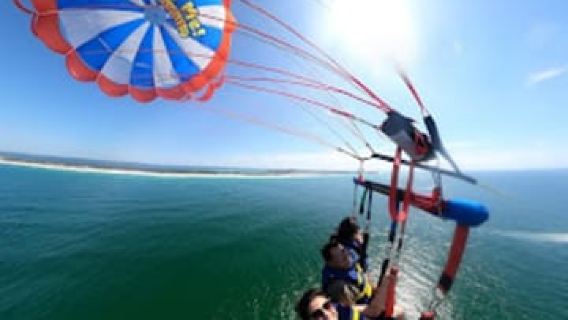 Destino: Vuelo en parasailing sobre el Golfo de México