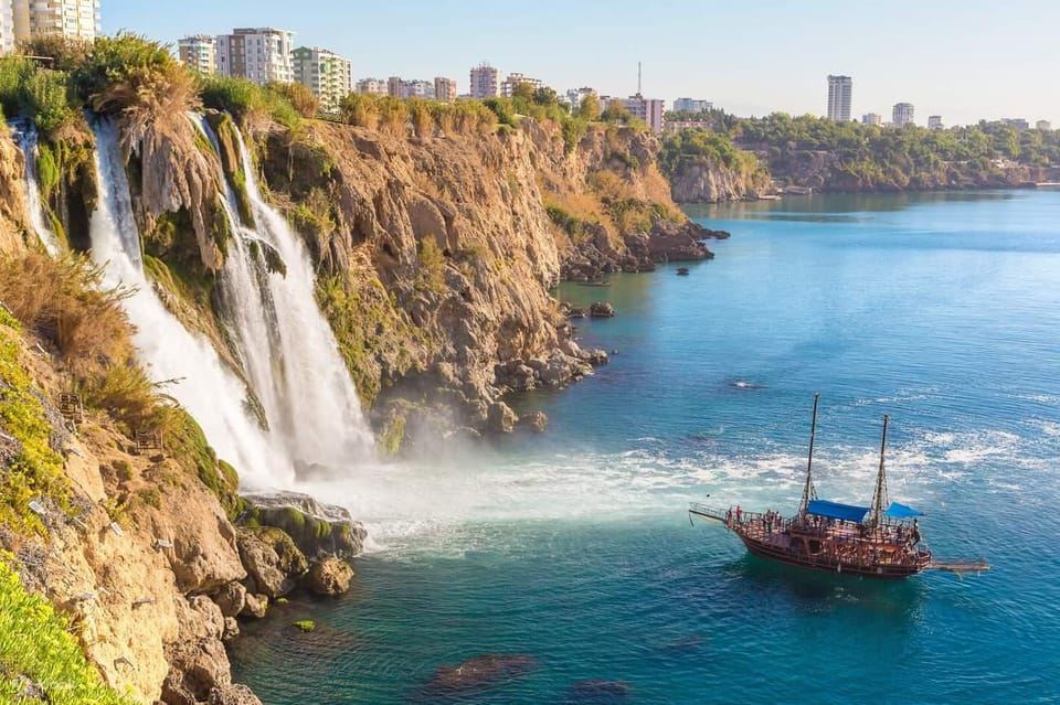 Antalya: Guided Old Town Tour with Boat Trip and Lunch