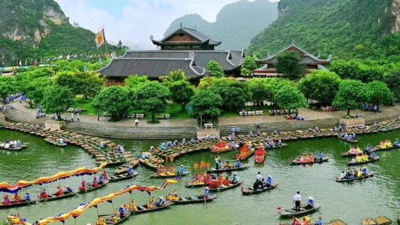 Tour di 1 giorno a Ninh Binh: Hoa Lu, Trang An e Grotta Mua con pranzo buffet e trasferimenti