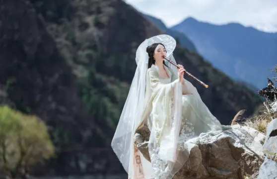 喀什地區Trip Moments【婚紗寫真/婚禮跟拍航拍街拍抓拍約拍/商業攝影攝像/翻譯】