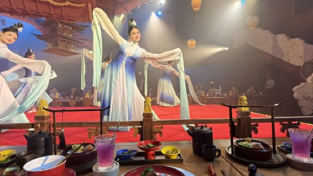 Guangzhou Xinghe Yue Banquet | Immersive Cantonese Opera Theme [Lingnan Cuisine + Intangible Cultural Heritage Performances + Ancient-style Interactions], Embark on a Lingnan Intangible Cultural Heritage Palace Feast