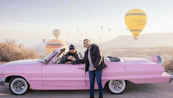 Capadocia en jeep, coche clásico y amanecer/atardecer