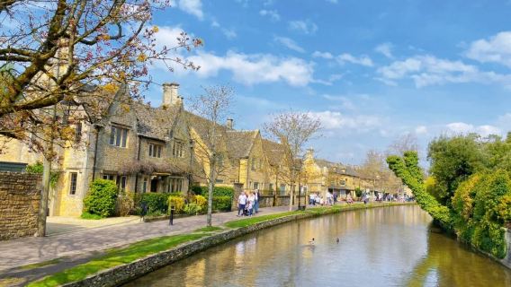 英國一日遊倫敦出發+拜伯裡小鎮+水上伯頓+下斯勞特