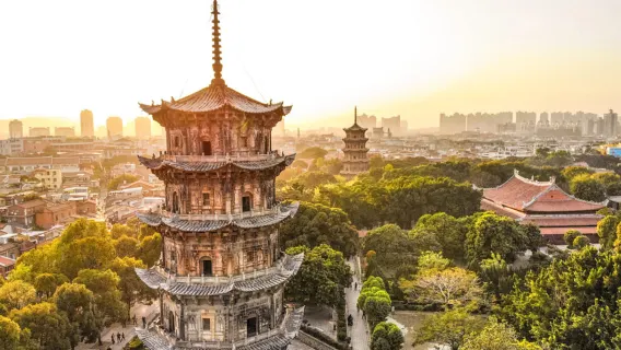 Leisure-only tour|1-day tour in Quanzhou, Fujian with guide commentary: intangible cultural heritage performance + Kaiyuan Temple + lunch