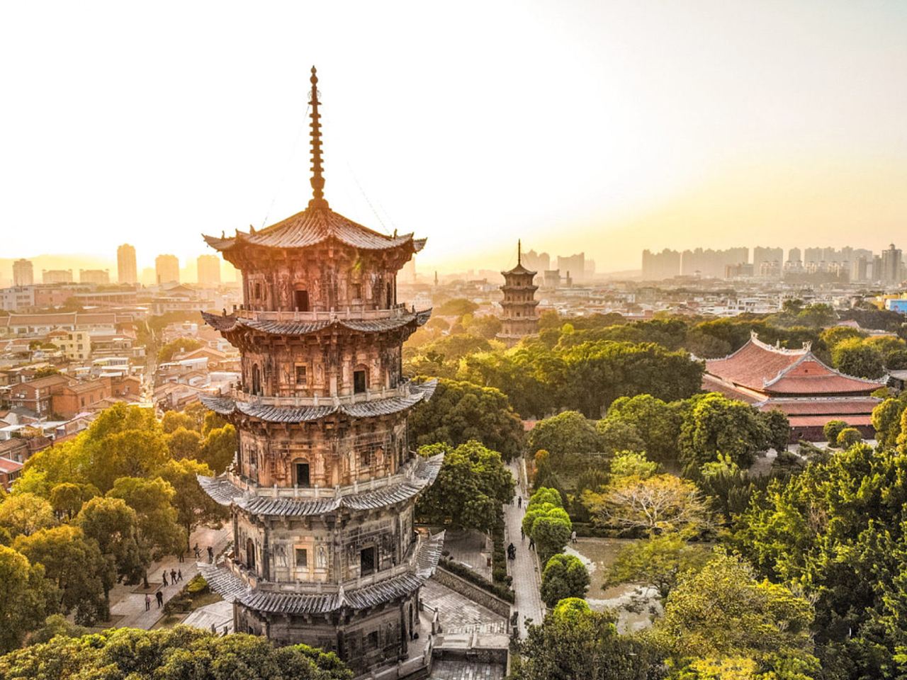 [Con visita guidata] Tour di un giorno a Quanzhou nel Fujian + Tempio Nan Shaolin + Ponte Luoyang + Tempio Kaiyuan + Villaggio Xunpu