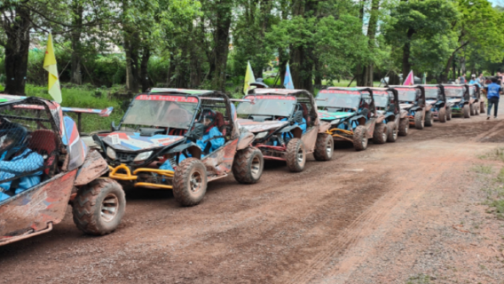 超越僑鑫越野車油車60分鐘遊玩