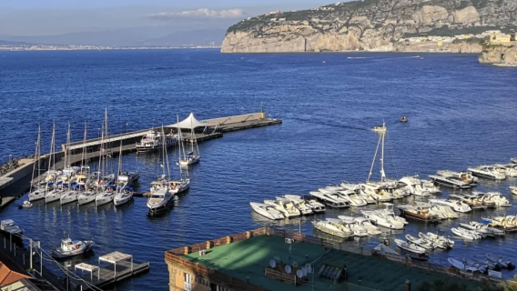 義大利那不勒斯新堡+ 維蘇威火山【中文專車-舒適純淨】