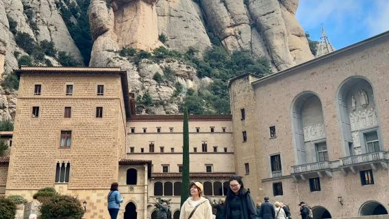 Montserrat: Halbtagestour mit Führung ab Barcelona