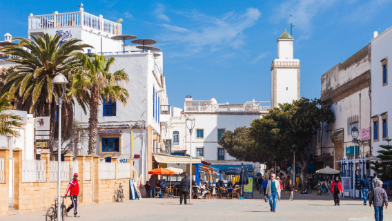 摩洛哥雙城一日遊｜紅城與藍港的邂逅之旅