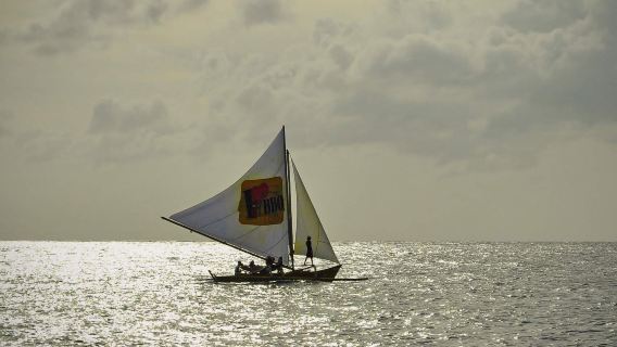 Boracay Sunset Sailing Boat Experience: 30 min + Meeting Point Gathering