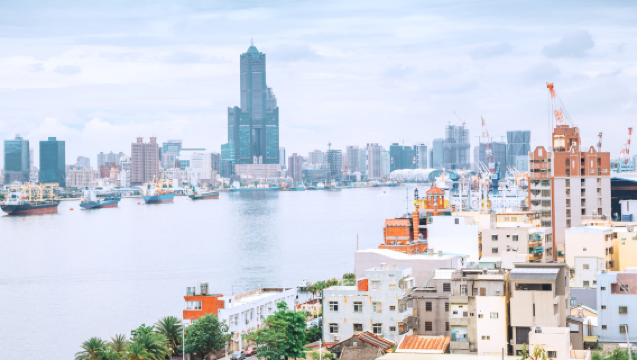 Kaohsiung light travel | Lotus pond wishes + Qijin seaside + Love River nightlife + Liuhe night market drop-off