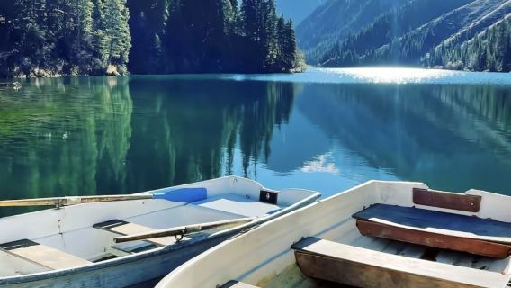 Lawatan sehari ke Ngarai Charyn di Almaty dengan pilihan Tasik Kolsai/Tasik Kaindy dan pemandu berbahasa Cina