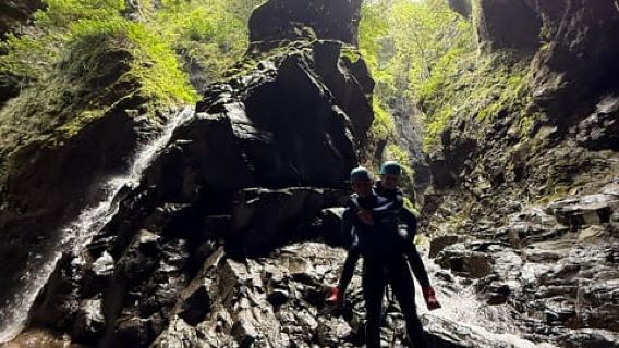 Madeira: Seixal Canyoning Level 3 Adventure