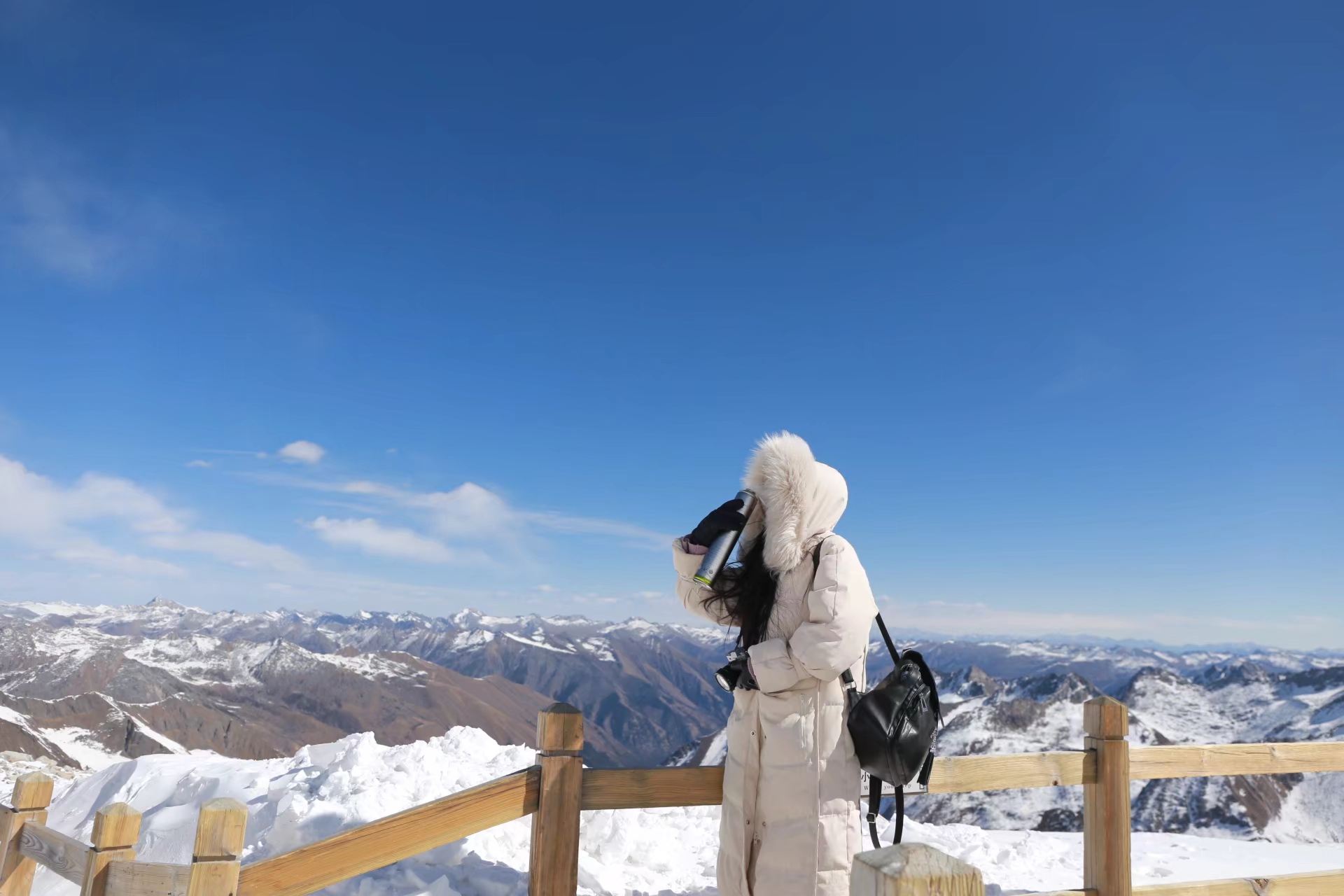 Aba Prefecture Trip Moments[Driver-guide with Trip Moments aerial photography and follow-up shooting + wedding photography portraits and micro films + makeup and costumes]