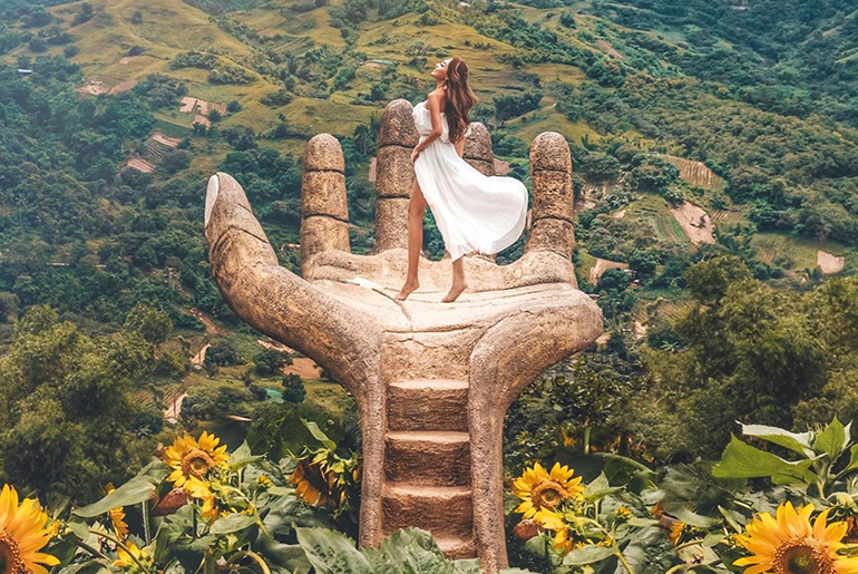 Lawatan Petang Cebu: Taman Bunga Sirao, Kuil Leah, Busay Hills TOPS Lookout - Lawatan kereta persend