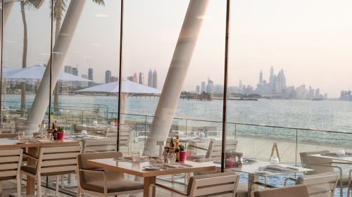 Dubai 7-star sailing boat hotel Al Iwan buffet/underwater restaurant/sky restaurant options Arabic restaurant lunch dinner buffet 5