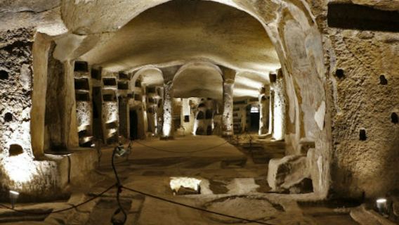 Catacombs of San Gennaro: Guided Tour