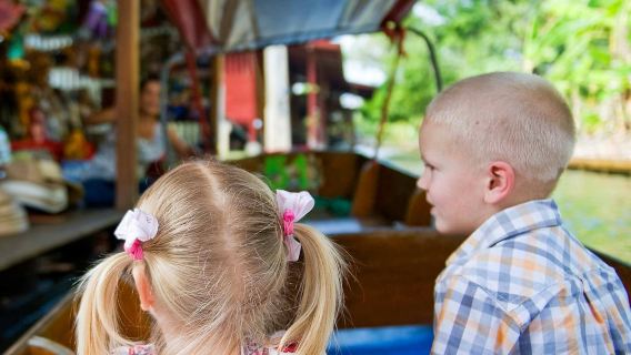 Kanchanaburi, Mercato Galleggiante e Fiume Kwai: Tour Guidato da Bangkok + Pranzo