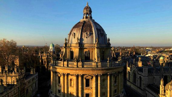 中文司導英國比斯特購物村牛津大學一日遊博德利基督教堂學院