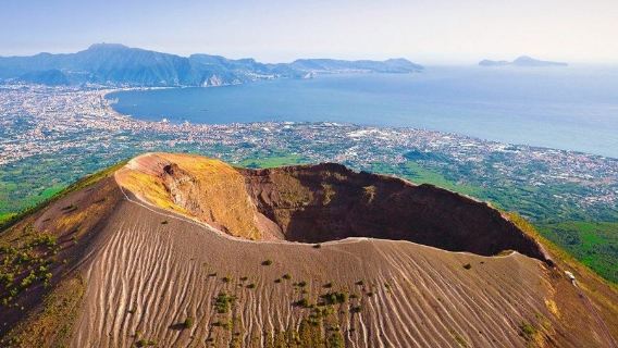 Pompeii & Mt. Vesuvius: Guided Tour + Lunch + Roundtrip Transfer