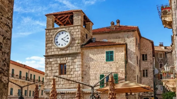 Montenegro + Sveti Stefan Island + Drobnići + Podgorica (Customizable Itinerary + English Service)