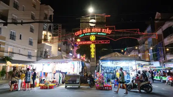 從胡志明市出發：湄公河過夜遊 – 芹苴市集、乘船、騎單車與烹飪體驗
