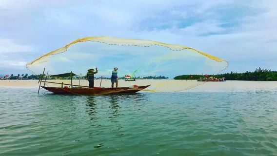 ทัวร์เรือตะกร้าแบบส่วนตัวที่ฮอยอัน + เรียนทำโคมไฟ + อาหารกลางวัน