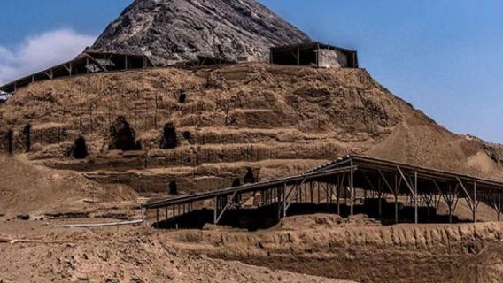 Trujillo: Culturas Chimú y Moche + Show Marinera