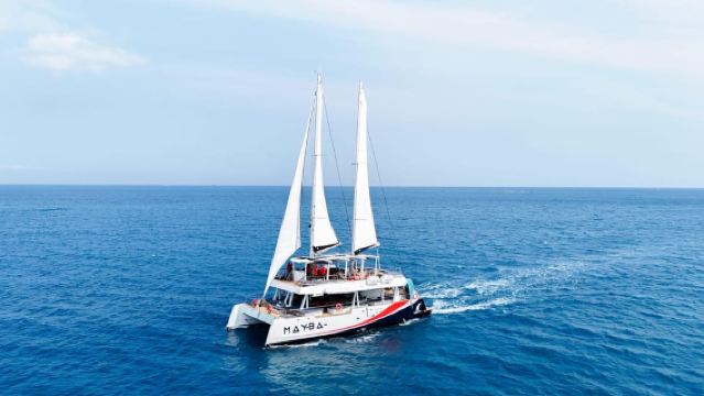 Nice: Ochtend Catamaran Ontdekkingstour - Gegidste reis langs de kustlijn