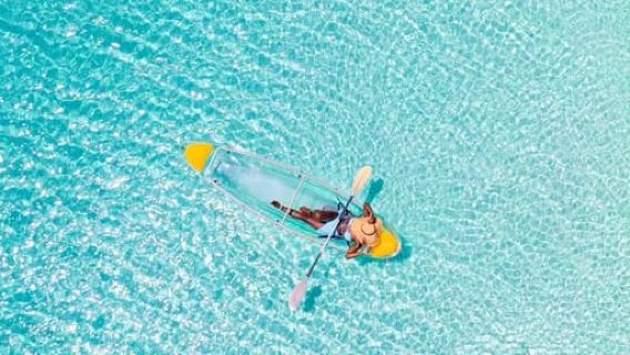 Kayak transparente en Zanzíbar con fotos y vídeos con dron + recogida