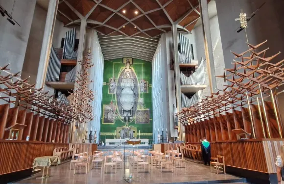 考文垂座堂+華威城堡+莫爾文丘陵一日遊（伯明罕出發）